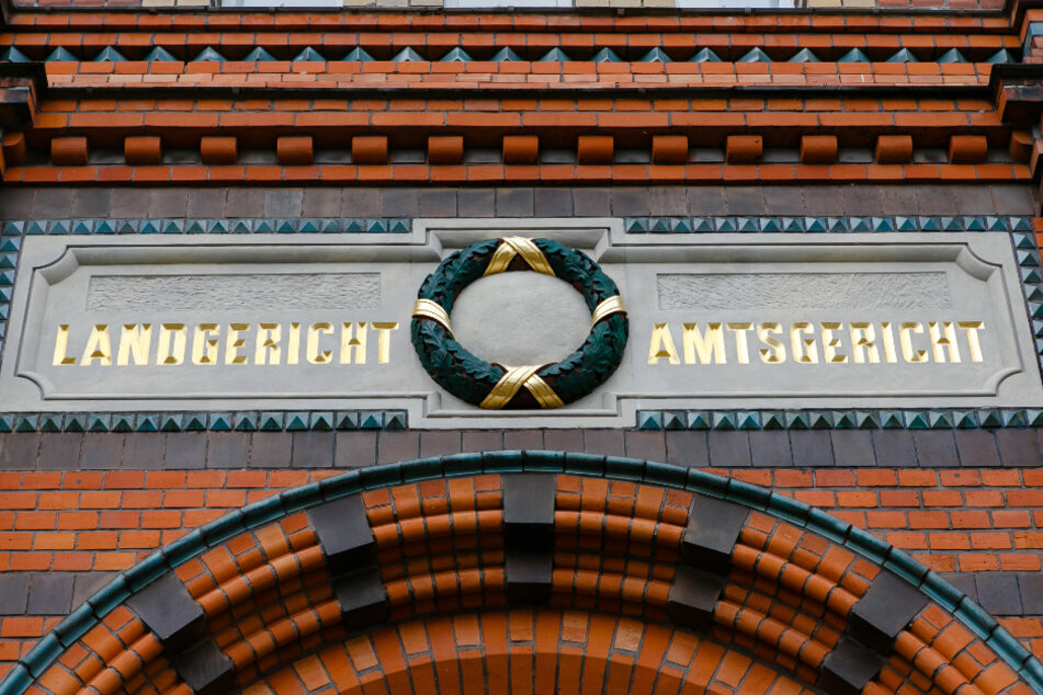 Das Landgericht Flensburg befasst sich ab Dienstag mit der Anklage gegen drei Männer. (Archivbild)