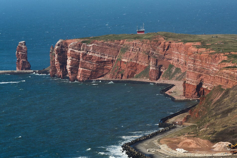 Stürmisches Wetter sorgt für weniger Fährfahrten nach Helgoland.