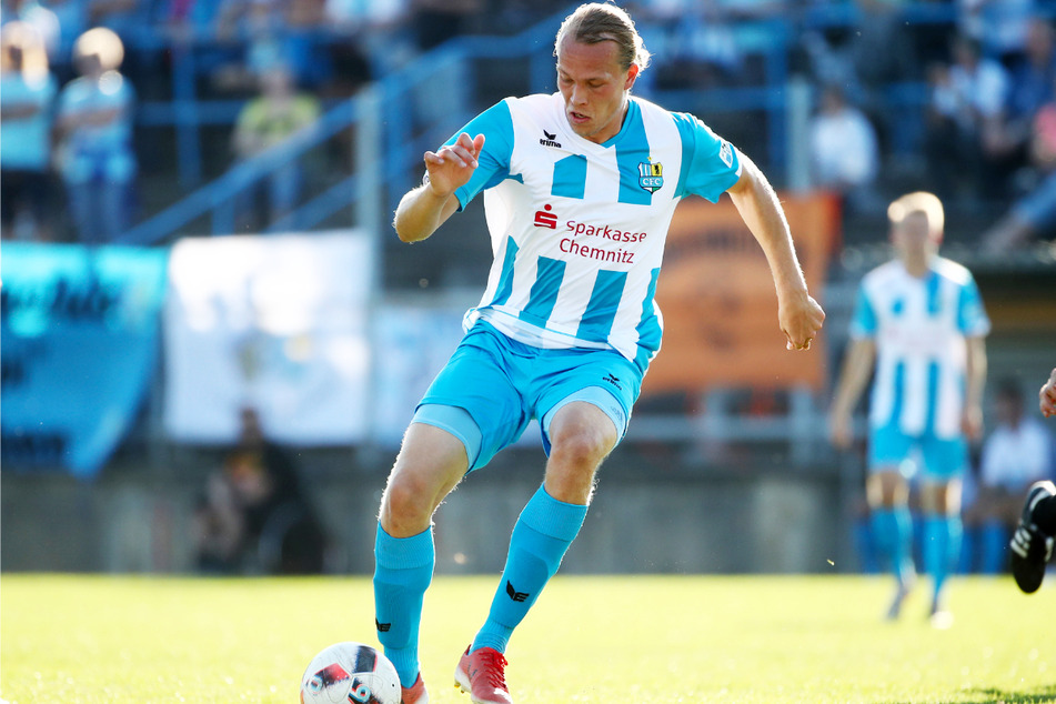 Kimmo Hovi wechselte im Sommer 2018 zum Chemnitzer FC, konnte sich gegen seine Konkurrenten Daniel Frahn und Dejan Bozic aber nicht durchsetzen und verließ die Himmelblauen bereits im Januar 2019 wieder.
