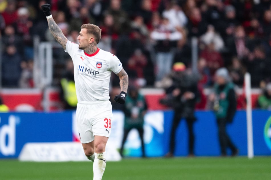 Da war die Welt für den 1. FC Heidenheim noch in bester Ordnung: Niklas Dorsch erzielte früh im Spiel die 1:0-Führung für den Außenseiter.