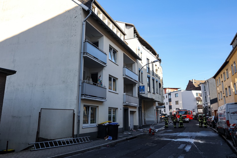 Bei einem Hausbrand in Remscheid wurden zahlreiche Personen schwer verletzt.
