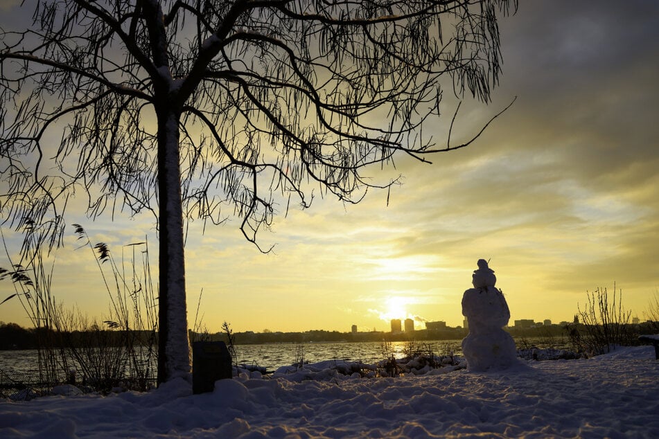 Auf ein Alstervergnügen müssen die Menschen in Hamburg wohl noch länger warten.