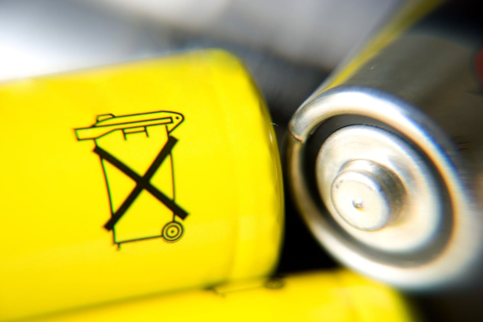 Dieses Symbol verbietet die Entsorgung im Hausmüll.