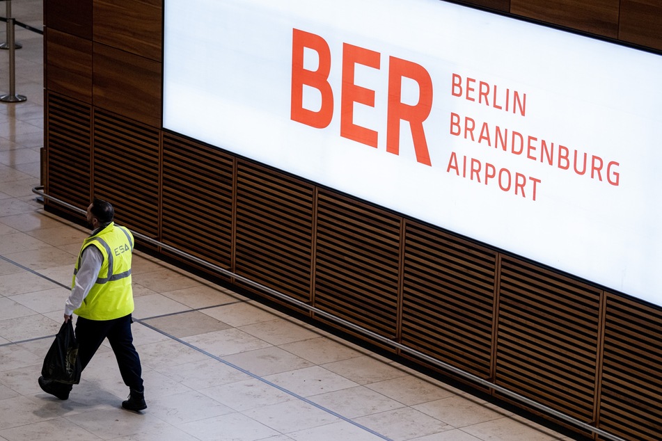 Am Montag bleiben alle Passagiermaschinen am Flughafen Berlin-Brandenburg (BER) am Boden.