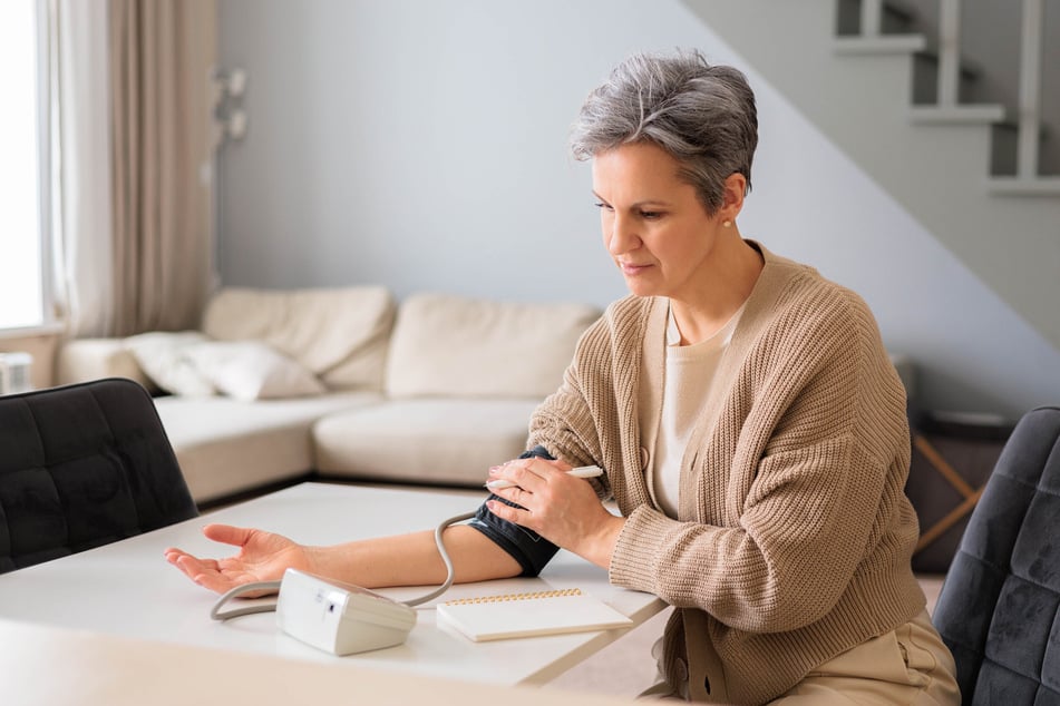 Unterstützung bei Bluthochdruck bietet der Online-Coach der AOK PLUS.