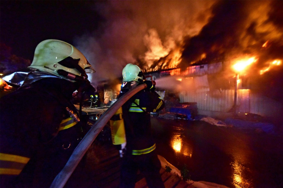 170 Feuerwehrleute wurden zu dem Großbrand gerufen.