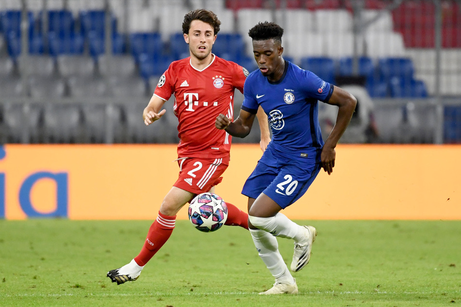 In der Champions-League traf Hudson-Odoi zuletzt noch auf die Münchner Bayern. Kommt er nun doch bald auf die Säbener Straße?