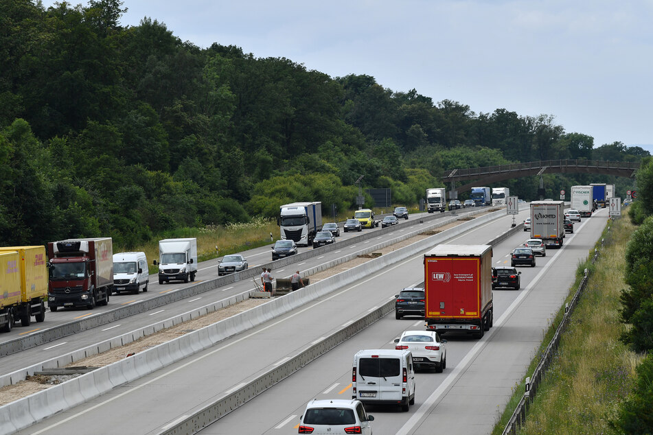 Zum Ferienstart werden in Thüringen volle Autobahnen erwartet. Es kann zu Staus kommen.