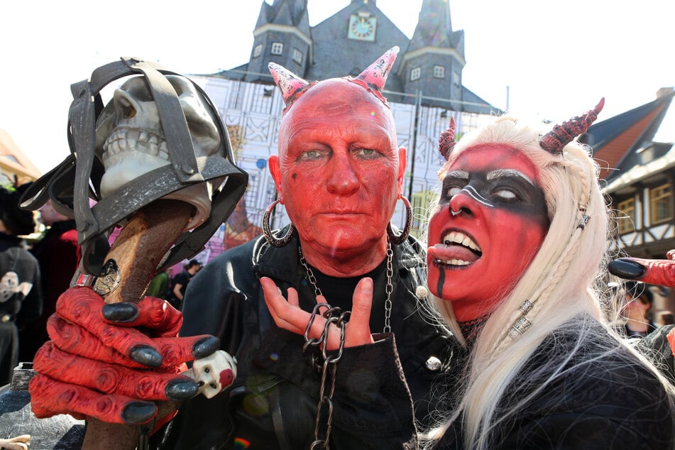 Im Volksglauben treffen sich in der Nacht zum 1. Mai Hexen auf dem Brocken, um mit dem Teufel zu tanzen.