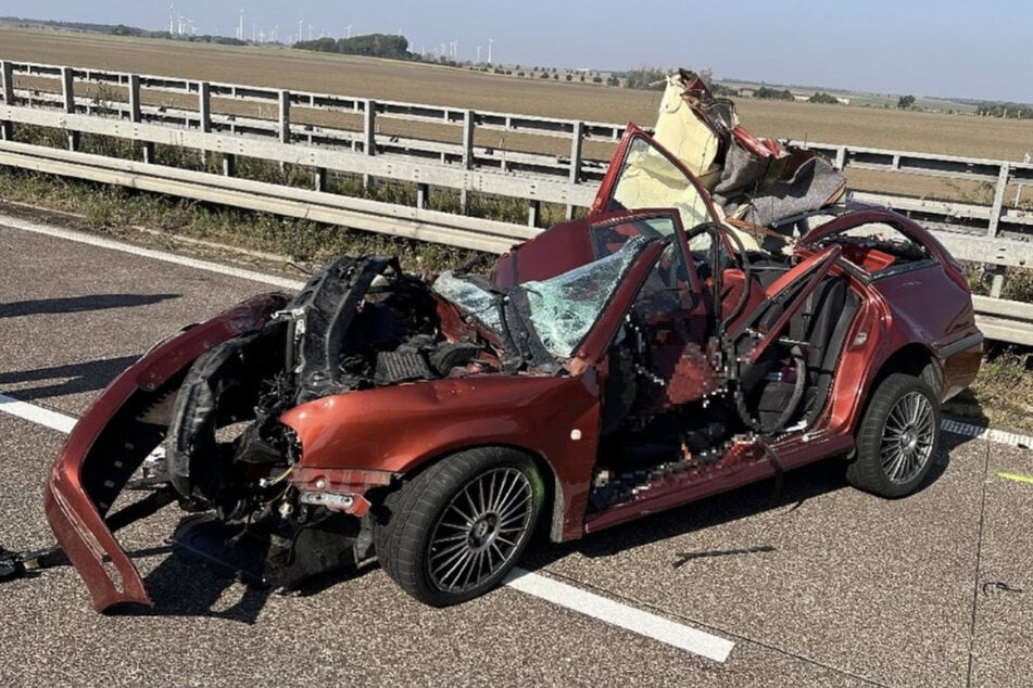 Das Auto wurden bei dem Unfall vollständig zerstört.