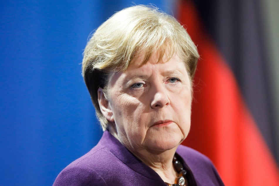 Bundeskanzlerin Angela Merkel (65, CDU).