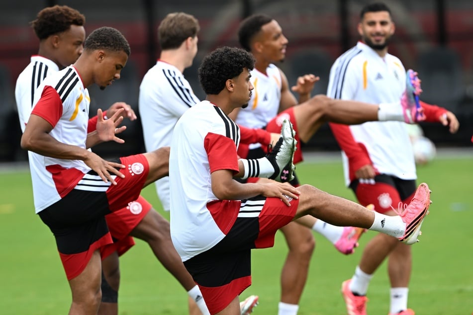 Trainierte wieder voll mit: Deutschlands Nathaniel Brown (23, Mitte).