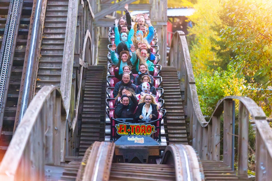 Neben den Achterbahnen ist der Freizeitpark Plohn im Herbst für die Geistertage und Halloween-Partys bekannt.