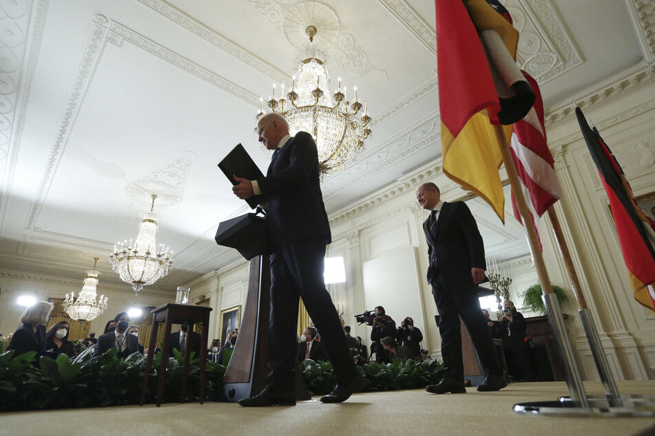 Olaf Scholz (r.) made his first visit to Washington as German chancellor.