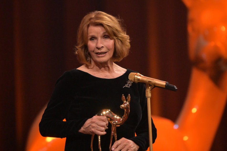 Für ihr Lebenswerk wurde die Schauspielerin Senta Berger (82) am Donnerstagabend ausgezeichnet.