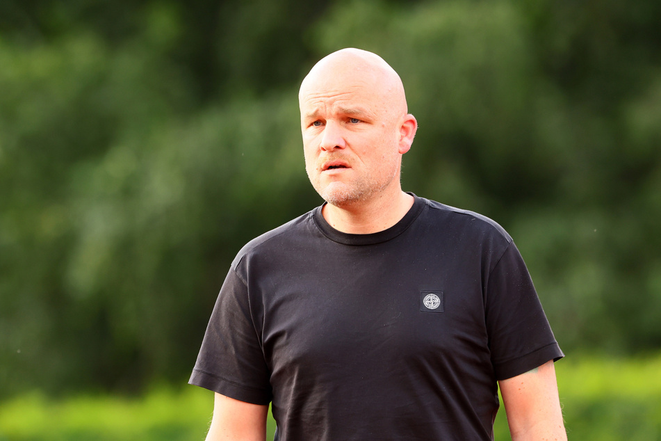 RB Leipzigs Sportdirektor Rouven Schröder (47) hat sich zum Rauswurf von Max Eberl (50) geäußert.