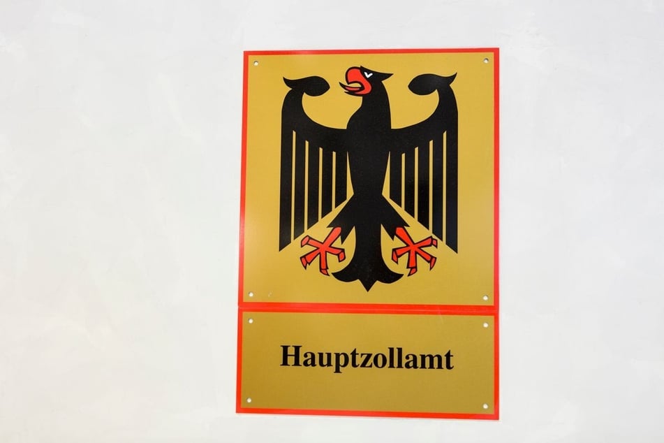 Die Ermittlungen der Polizei und des Hauptzollamtes in Stuttgart laufen. (Symbolbild)