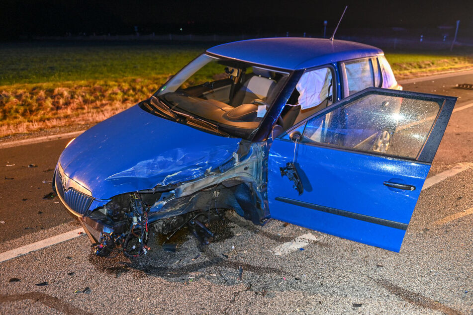 Durch den heftigen Crash erlitt der Skoda einen Totalschaden.