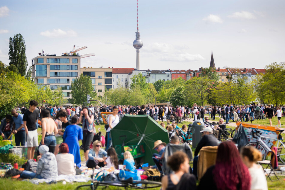 Unwetter erreicht Berlin und Brandenburg: Erst Hitze, dann Gewitter!