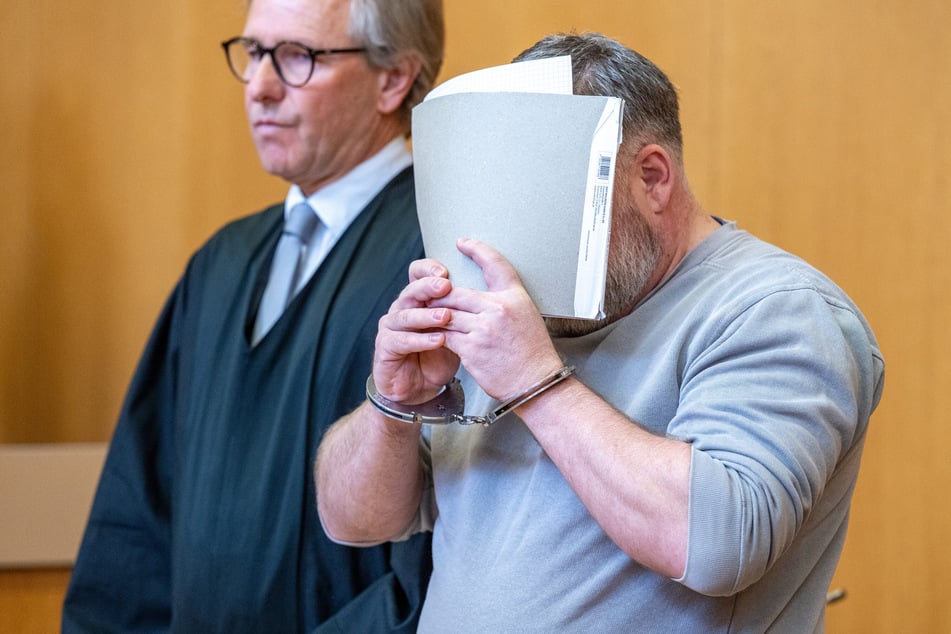 Der Mann hat die schreckliche Tat vor Gericht gestanden.
