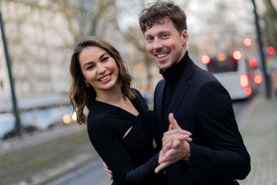 Ab sofort tanzen Renata und Valentin mit zwei Kindern durch die Welt.
