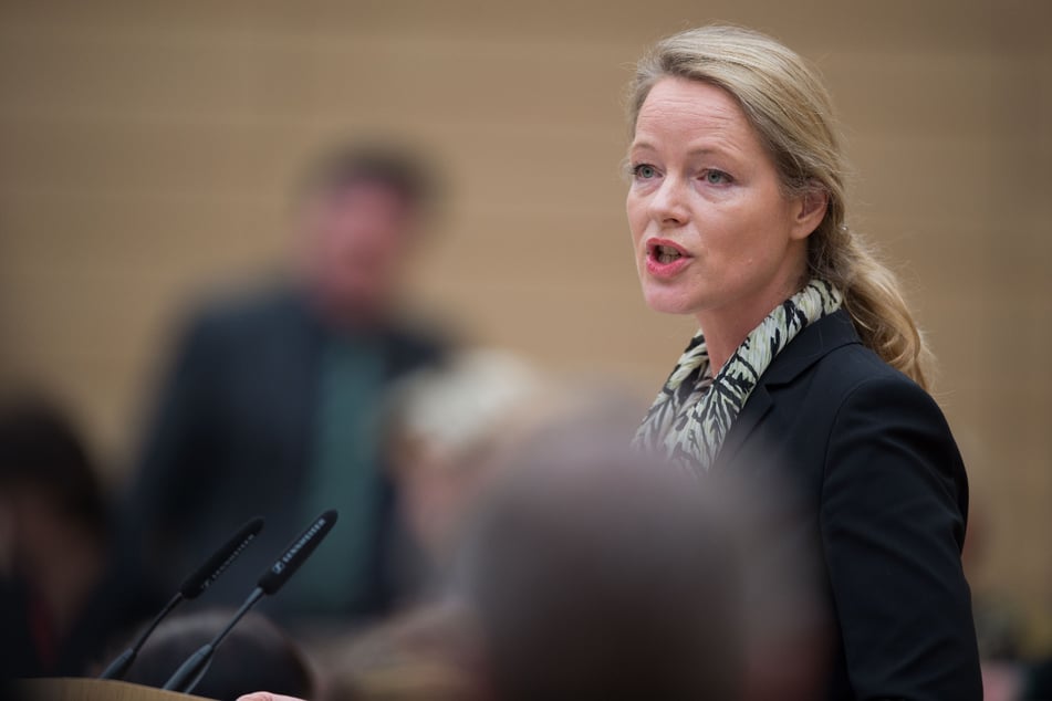 Umweltministerin Thekla Walker (52, Grüne).