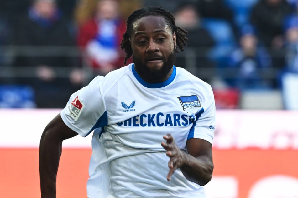 Deyovaisio Zeefuik geht auf dem Platz stets mit Leistung voran.