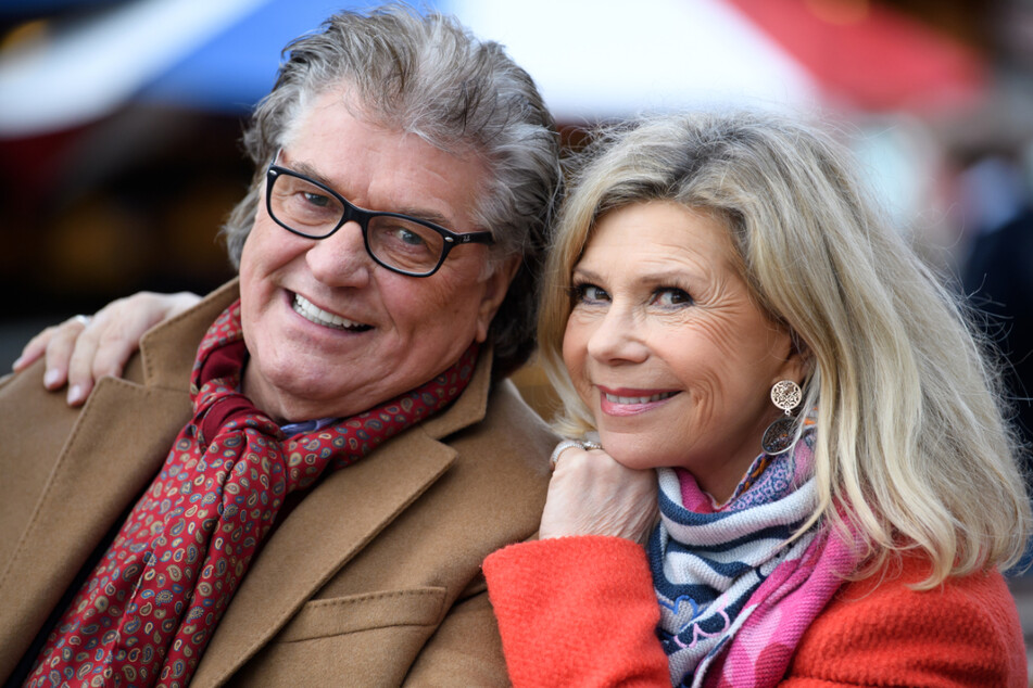 Marianne (69) und Michael Hartl (73) wollen ihren Ruhestand mit der Familie genießen.