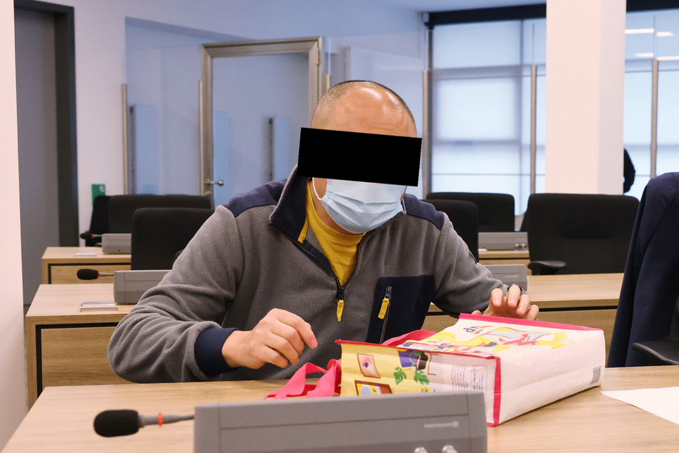 AfD-Krahs Ex-Mitarbeiter Jian G. (44) hat eine dicke Akte beim Verfassungsschutz.