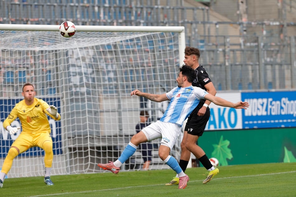 Bereits zu Beginn der Partie bekommt Domenico Alberico eine gute Möglichkeit. Doch das Tor trifft er erst am Ende der Nachspielzeit und macht für die Chemnitzer den Deckel drauf.