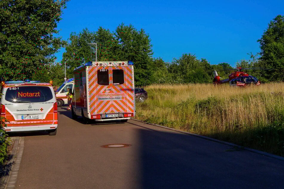 Der Rettungsdienst war mit mehreren Wagen vor Ort. Auch ein Hubschrauber war im Einsatz.