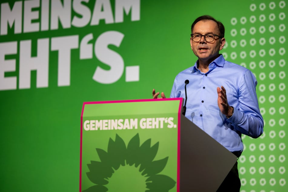 Für die Grünen und ihren Fraktionsvorsitzenden Mathias Wagner (52) geht es in Hessen leicht aufwärts.
