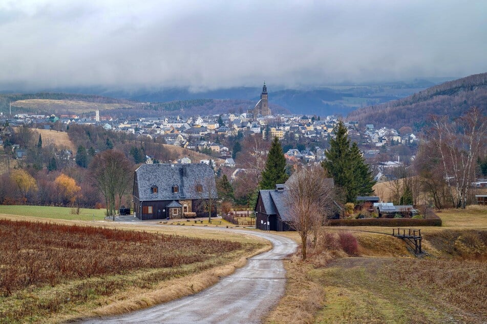 Blick auf Schneeberg: Das Edelgas soll außerhalb der Stadt ausströmen, wo es sich dann verflüchtigt.