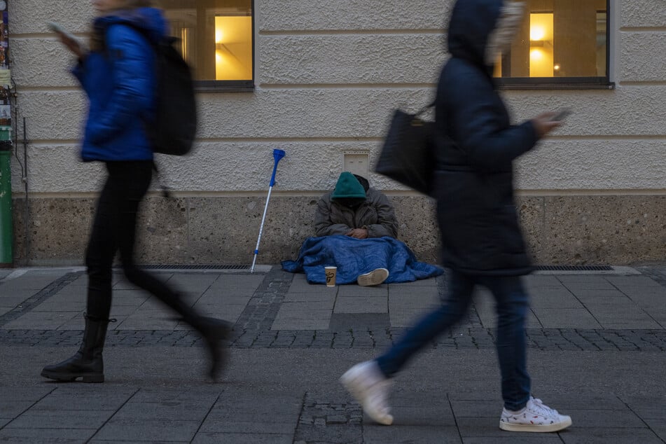 Auch in Bayern gibt es Armut. Unterschiede gibt es auch zwischen den Regierungsbezirken. (Symbolbild)