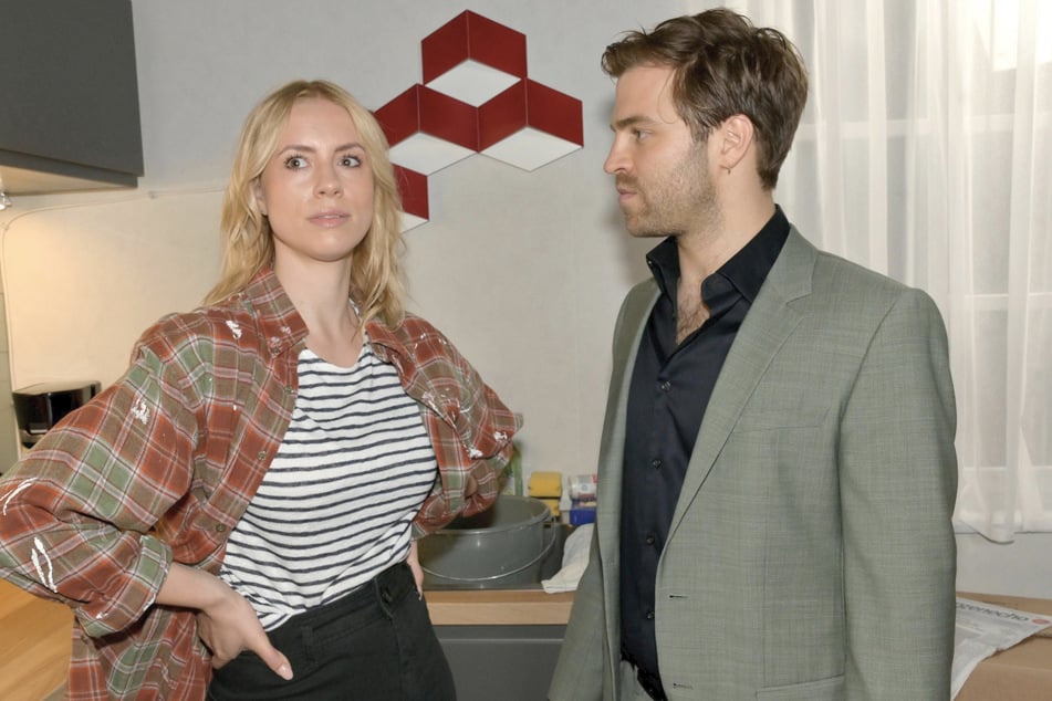 Julian muss einsehen, dass GZSZ-Biest Zoe diesmal nichts mit der Sache zu tun hat.