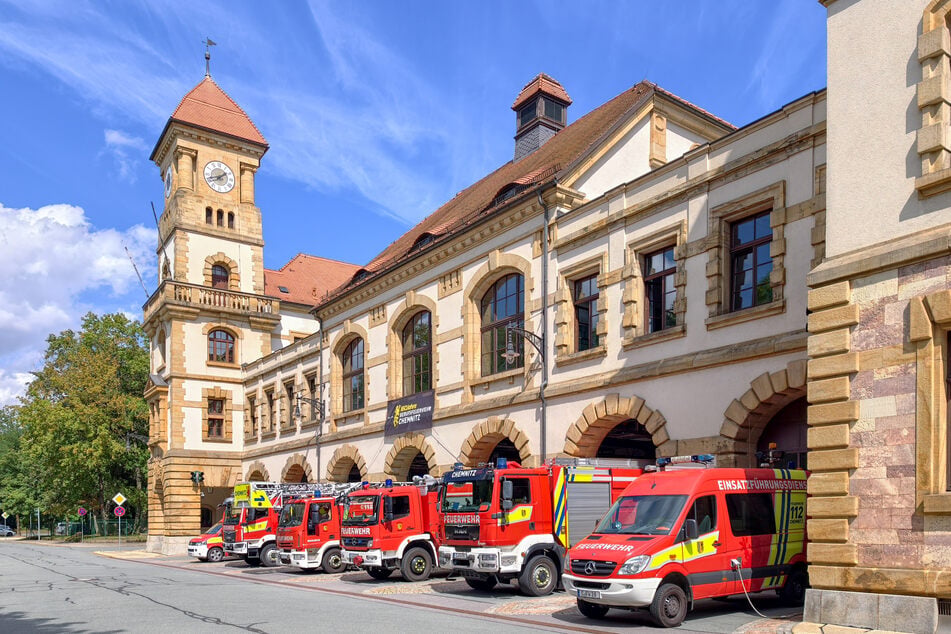 Die Hauptfeuerwache an der Schadestraße feiert Jubiläum.