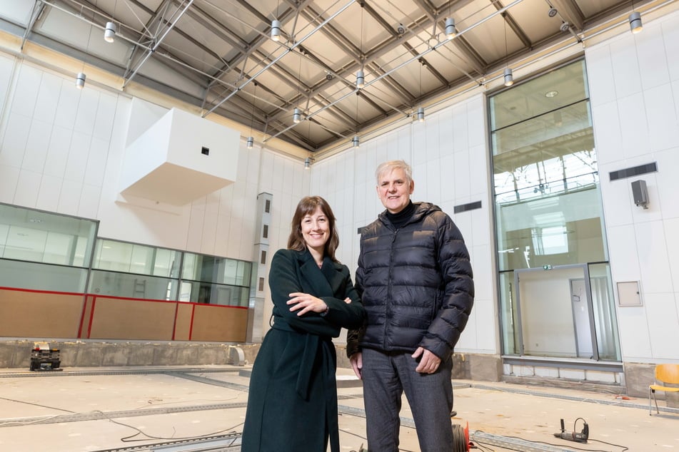 Die kaufmännische Direktorin des Hygiene-Museums, Lisa Klamka (32), und Hans-Hasso Ziegler (62), verantwortlich für die Haustechnik, freuen sich über den Beginn der Sanierungsarbeiten.