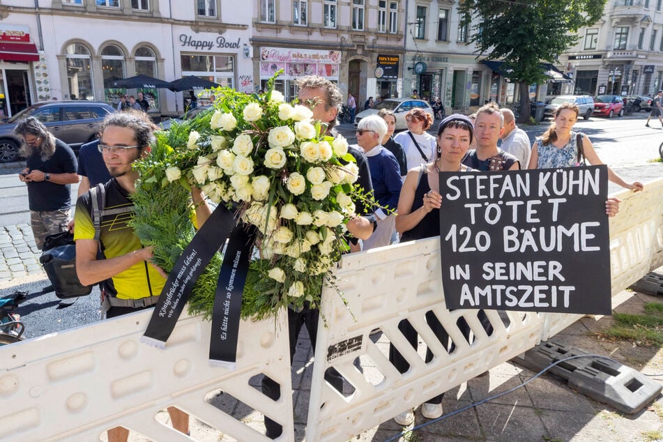 So protestierten Mitglieder zweier Bürgerinitiativen gegen den Ausbau.