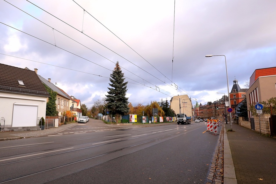 Der Unbekannte hatte die Passanten an der Leipziger Straße/Pettenkoferstraße bedroht.