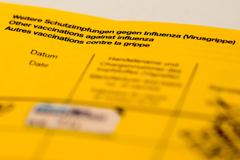 Das RKI geht davon aus, dass unter Erwachsenen vermutlich sogar mehr Menschen geimpft sind, als die Daten nahelegen. So hieß es in einem Bericht Anfang Oktober, dass die Quote bei einmal und vollständig Geimpften ab 18 Jahren bis zu fünf Prozentpunkte höher sein dürfte.