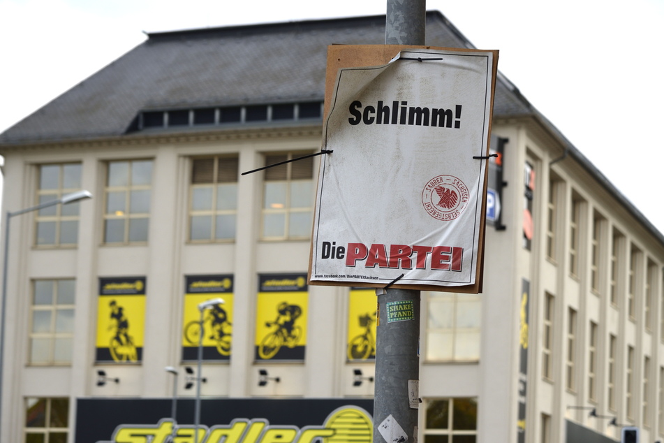 "Schlimm!" Das gilt auch für das vergessene Wahlplakat der "Partei" in der Leipziger Straße.