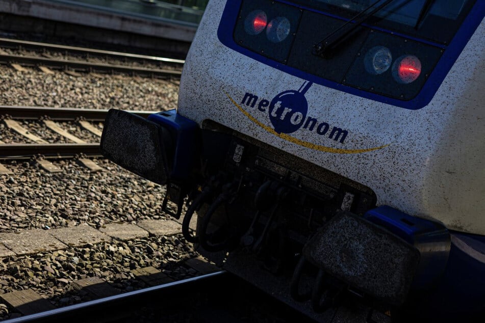 Die extremen Temperaturen im Land führen derzeit zu erheblichen Problemen im Schienenverkehr.
