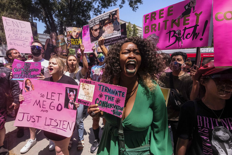 Supporters turned out in droves to support the pop singer during her conservatorship hearing.