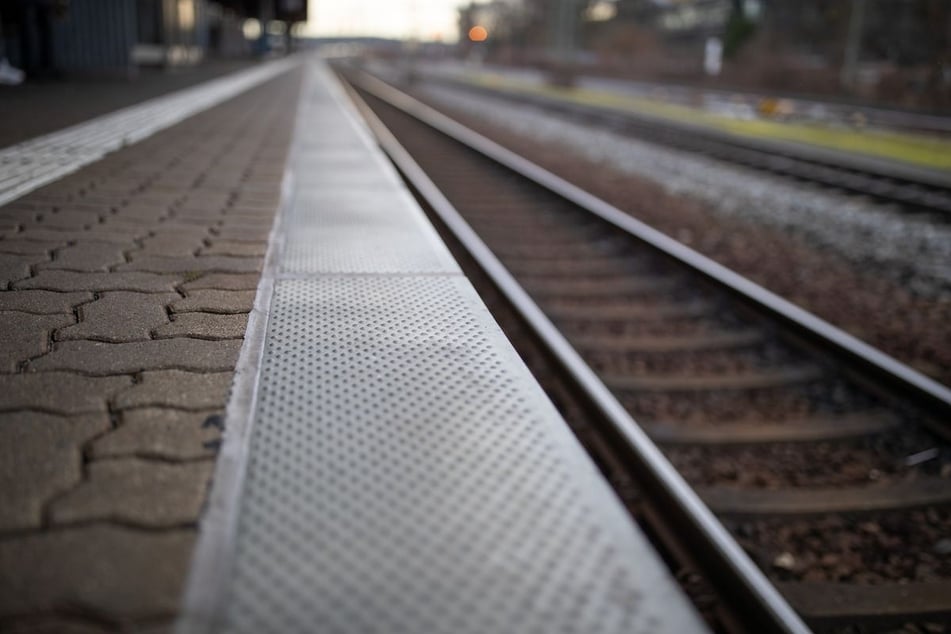 In Icking eskalierte ein Streit an einem Bahnsteig. (Symbolbild)