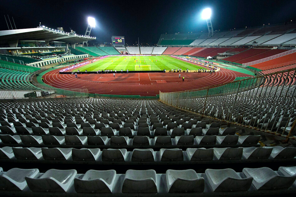 Blick in die nahezu leere Puskas Arena in Budapest. Zum Supercup dürfen hier wieder 6000 Fans zuschauen.
