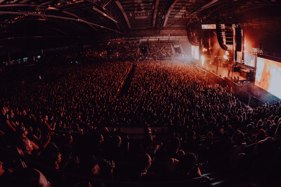 Die aktuellen Durchstarter im Metal "Bad Omens" waren am Montag zu Gast in Leipzig. An dieser Stelle hätten wir gern eigene Fotos von ihnen sowie Vorband "Bilmuri" gezeigt. Leider erlaubt die Band auf ihren Shows keine Pressefotografen.