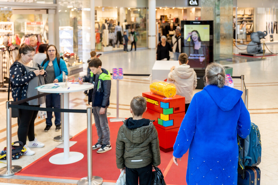 Ihr könnt täglich von 11 bis 18 Uhr an der MS Gera Arcaden mitbauen.