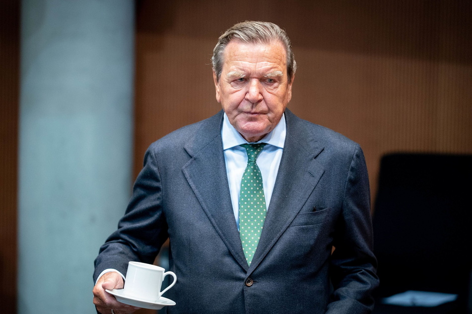 Gerhard Schröder (79) war im Gericht nicht anwesend.