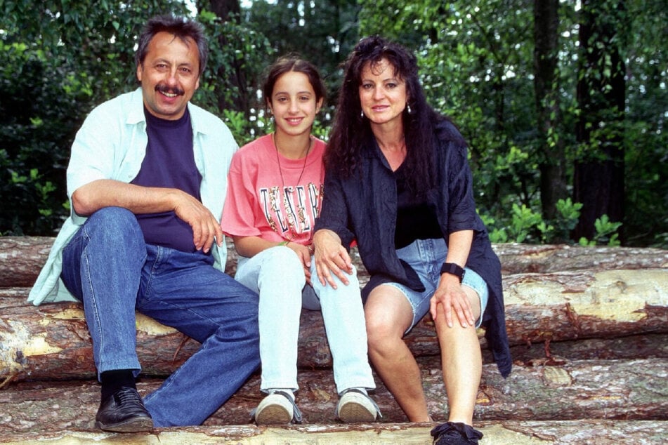 Ein Schnappschuss von 1995: Wolfgang Stumph mit seiner Ehefrau Christine und Tochter Stephanie. (Archivbild)