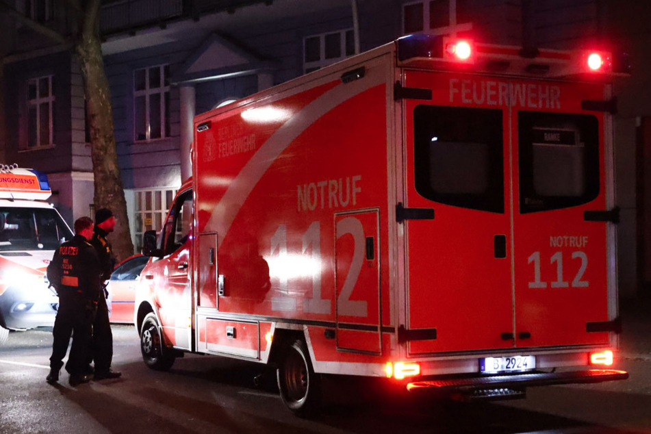 Berlin: Mann (52) im Streit von Betrunkenem niedergestochen und lebensgefährlich verletzt